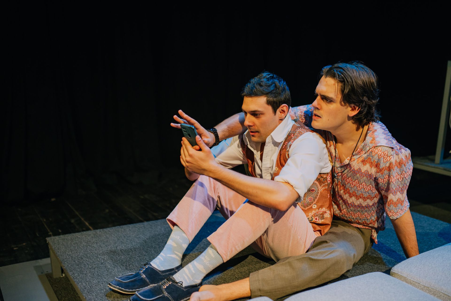 ЗАЩОТО В ТВОИТЕ ОЧИ